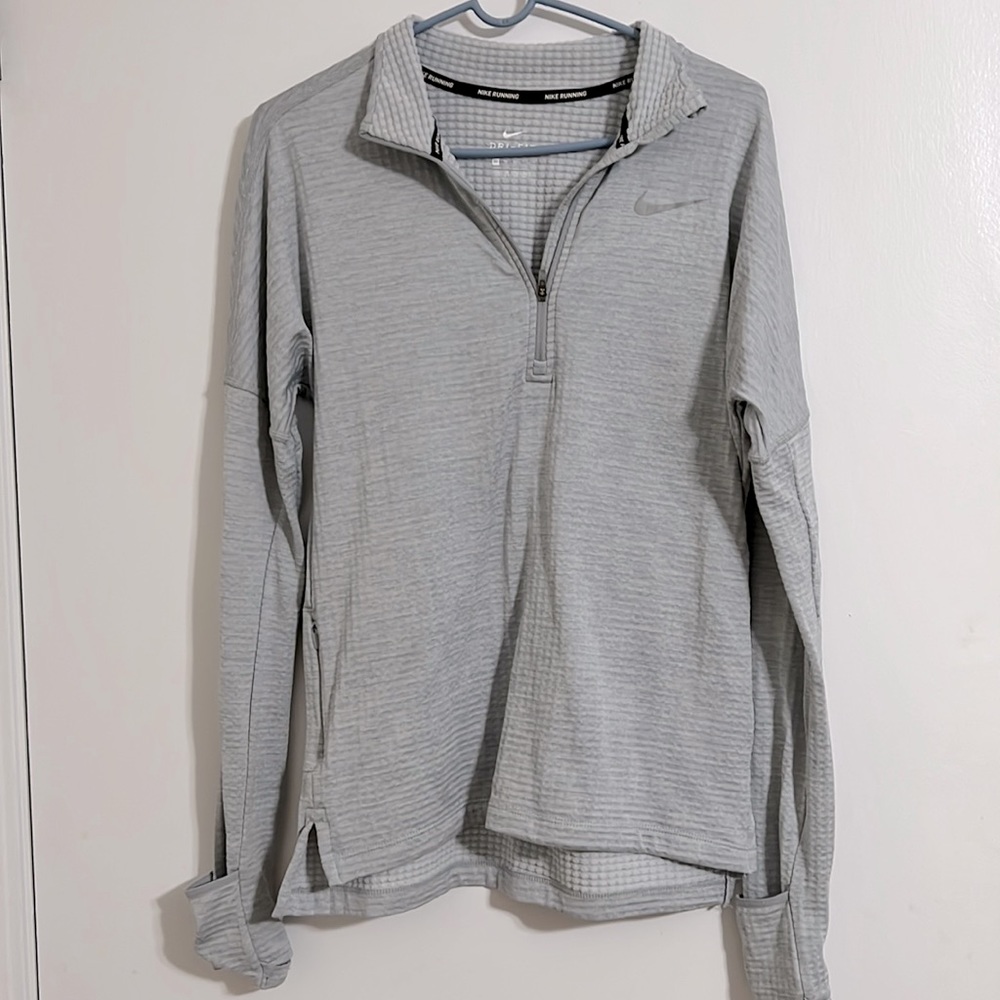 Nike Dri-fit Long Sleeve Top Size XS Light Gray-Like New!Work Out/Trips/Travel!
